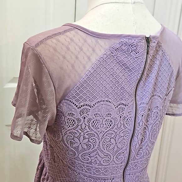 Xhilaration Pastel Purple Lace Flutter Sleeve Dress Size Small - Picture 6 of 8